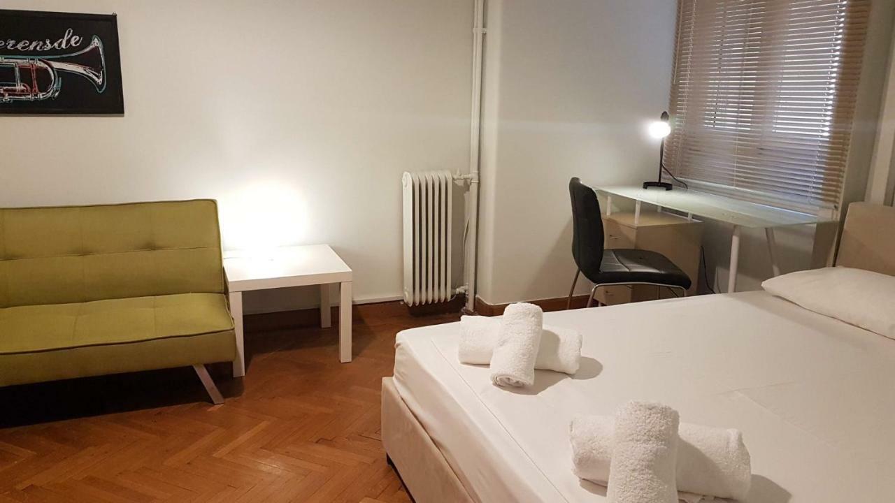 Violet Errathens Apartment - Athens Center, 7 Bd, 3 Bath Εξωτερικό φωτογραφία
