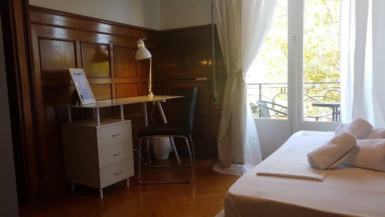 Violet Errathens Apartment - Athens Center, 7 Bd, 3 Bath Εξωτερικό φωτογραφία